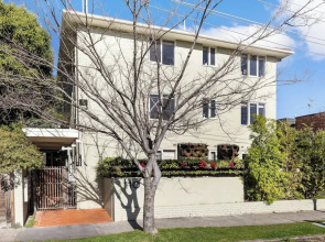 Windsor Apartments by Urban Rest