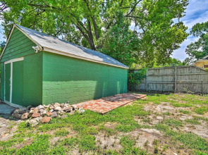 Fayetteville Apartment w/ Yard: Pets Welcome!