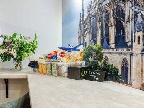 No. 28 Rooms & Apartments