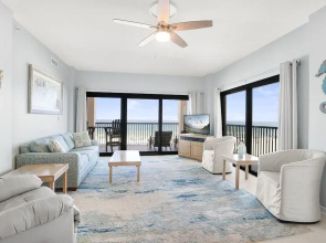Palms 404- 4th Floor Corner Unit Beach