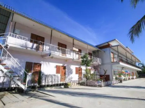 Baan Kru Toom Hotel