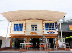 Hotel Arce Plaza