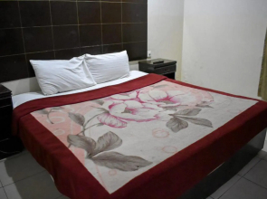 Mid Land Hotel
