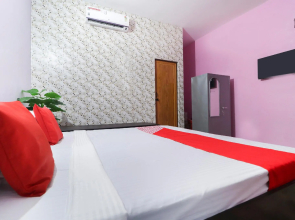 OYO 70053 Ardhya Home Stay