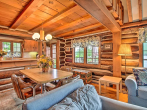 Waterfront Lake George Cabin: Walk to Water