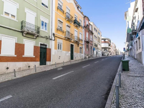 Renovated 3BR Apartment by Lisbon Heart