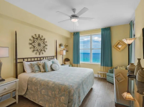 Aqua Resort 706