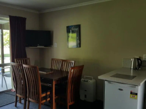 High Country Motel and Backpackers