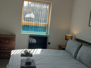 Modern 2-bed Apartment -12 Min Walk to Centre
