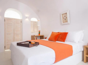 1906 White Cave Studio