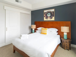 1br Luxury Apartment | Heated Pool by Wanderjaunt