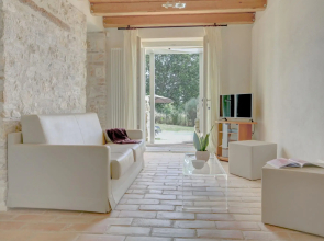 2Basl · Montefreddo - Two Bedroom Split Level
