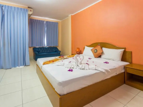 "room in Guest Room - Guesthouse Belvedere - Triple Room With Ac Only 10minute Walk From Patong Beach"