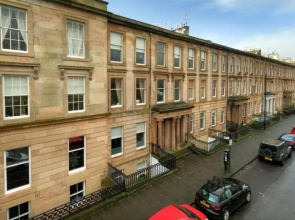 Walk Anywhere From This Cosy Central Flat
