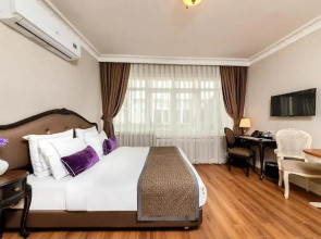 Meroddi La Porta Hotel