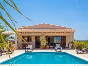 Villa With Pool & Terrace