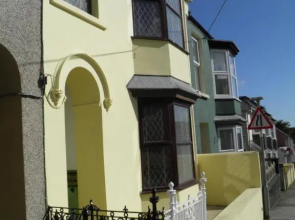 Holiday House Pembroke Dock