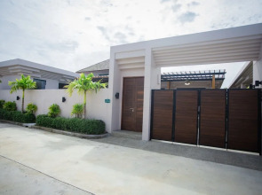 Gold Chariot Pool Villa