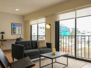 w Glorious 1BR w Balcony in Miraflores