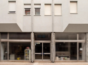 Alegria City Center With Elevator by Vacationy
