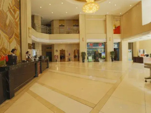 Yili Huacheng Hotel