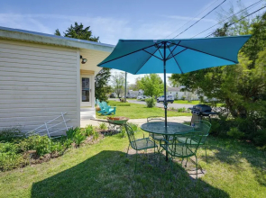 New Jersey Cottage w/ Grill - Short Walk to Beach!