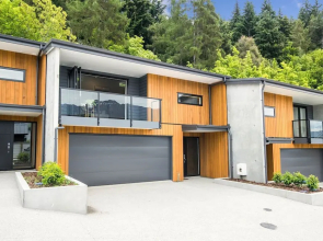 Bright, Modern, Plush - Brand New Townhouse