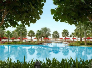 Отель Khalidiya Palace Rayhaan by Rotana 