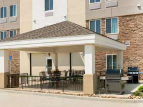 Candlewood Suites Columbia Hwy 63 & I-70