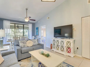 7 Mi to Beach: Condo w/ Pool Access in Bradenton!