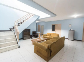 OYO 2110 Rotterdam Guest House
