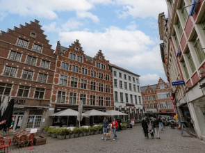 Huswell Modern Apartment in Historic Ghent