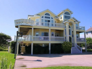 Garbo's Getaway - 8 Br Home