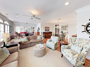 Lakeside - 4 Br Home