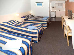 Dolphins Motel