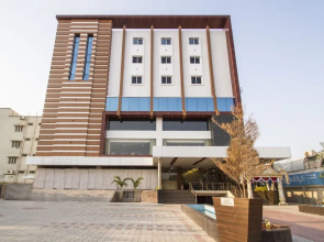 OYO 10127 SVM Grand Uppal