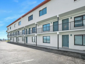 Family Friendly Oceanfront Condo w/ Pool!