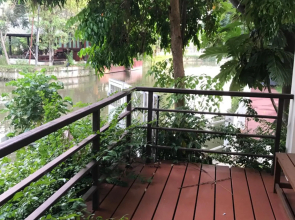 RedDoorz Sripiamsuk Resort Bangkok