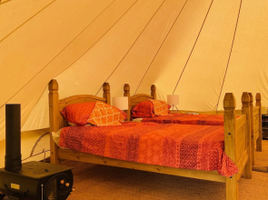 Anna-may Luxury Tent - Two Doubles