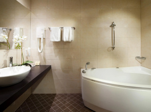 Kreutzwald Hotel Таллин