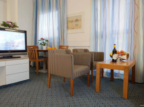 Best Western Regency Suites