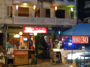 SiamTulip Guesthouse and Restuarant