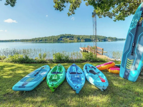 Lakefront Arkansas Escape w/ Grill, Dock & Kayaks!
