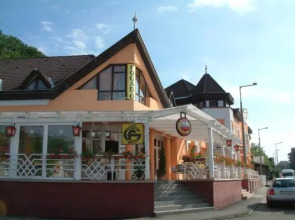 Galcsik Fogad