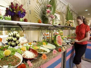 Отель Eva Beach