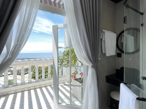 Le Bonheur Hotel