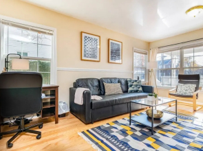 Cozy House 10min to Monuments and DC by CozySuites