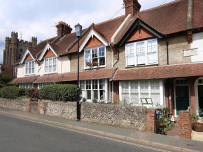 Contemporary 2 Bedroom Flat in Lewes