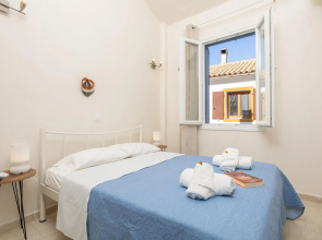 Flora Maisonettes 1 Walk to Beach A C Wifi Car Not Required