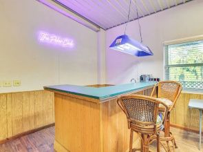 Riverfront Fishing: Home in Columbus w/ Grill